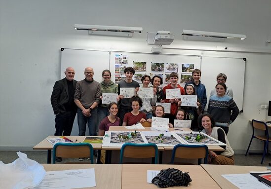 Verdir la cour pour le bien-être de tous