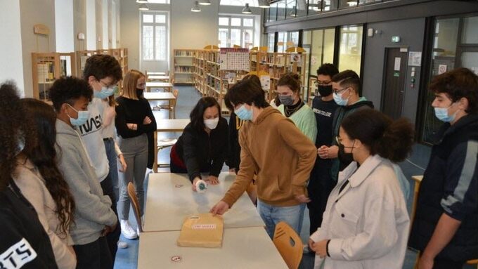 Screenshot 2021-11-19 at 13-05-15 Chambéry Un escape game sur les fausses informations scientifiques au lycée Vaugelas.jpg